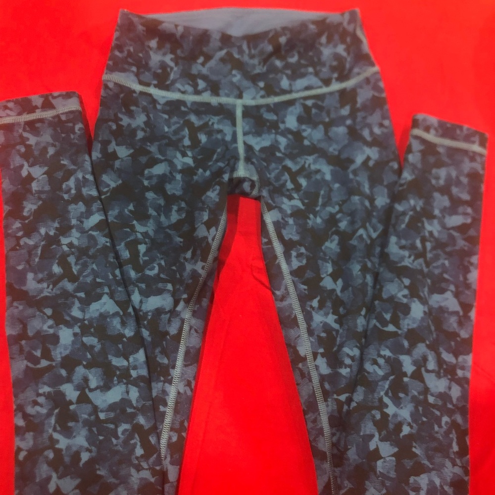 Lululemon wunder under legging. Size 2